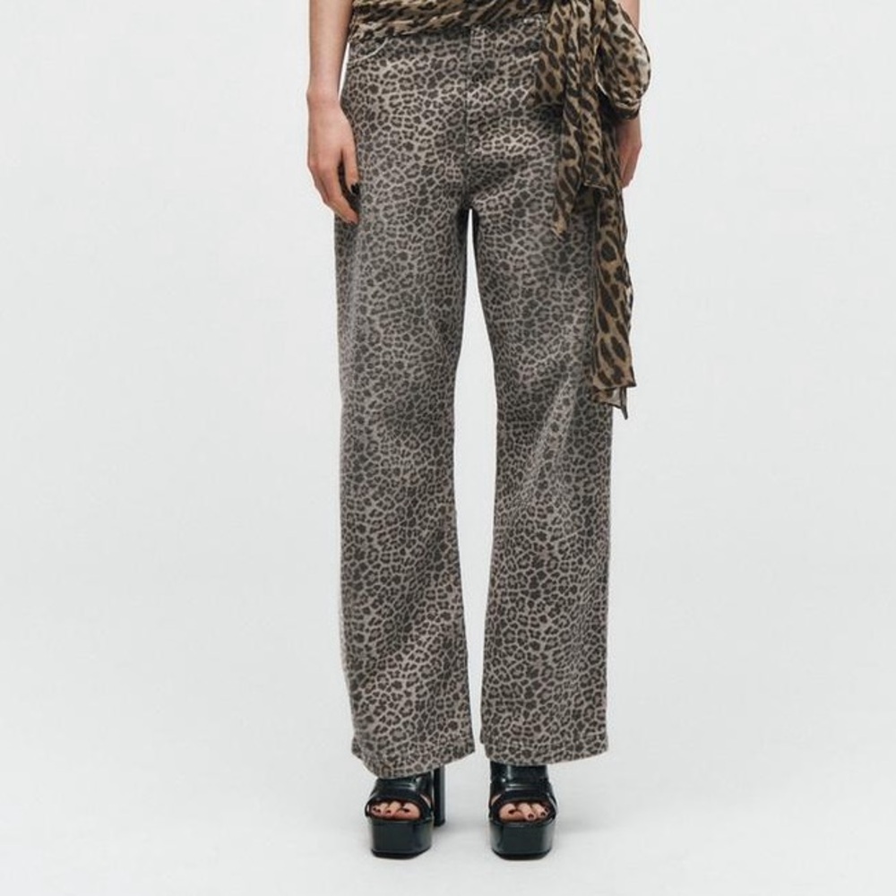 Zara ZW Collection ANIMAL PRINT BALLOON JEANS size: 31 (US12)